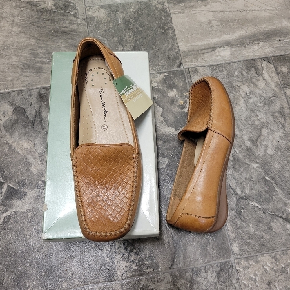 Vintage 90s y2k Thom McAn Camel Leather Square Moc Toe Basket Weave Loafers 7.5